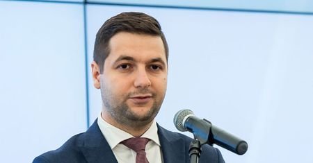 Patryk Jaki: nie każemy nikomu rodzić dzieci z gwałtu