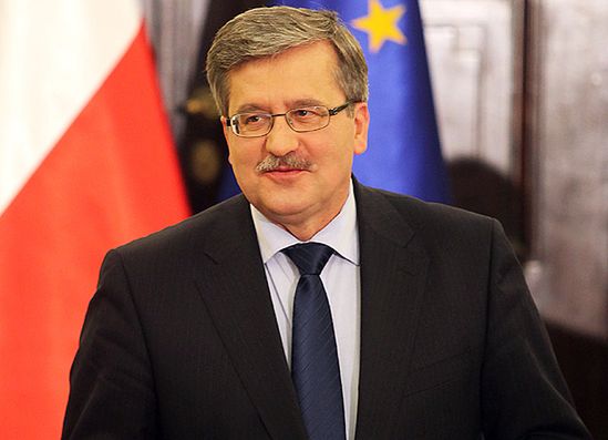 Prezydent Komorowski kupi bilety i poleci do Obamy