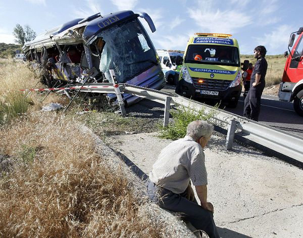 Katastrofa autobusowa w Hiszpanii - są zabici i ranni
