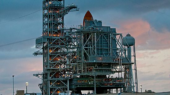 Amerykański wahadłowiec kosmiczny Discovery.