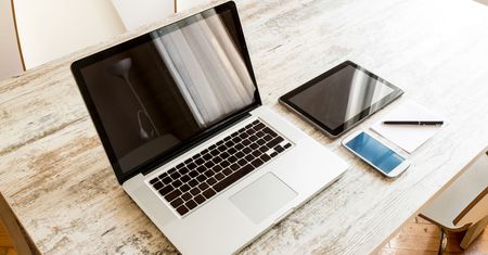 Home Office. Korzyści i wyzwania pracy z domu