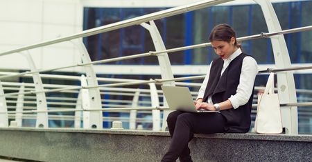 Czy torba na laptopa to jedyne wyjście? Torebki i plecaki, w których schowasz swój sprzęt