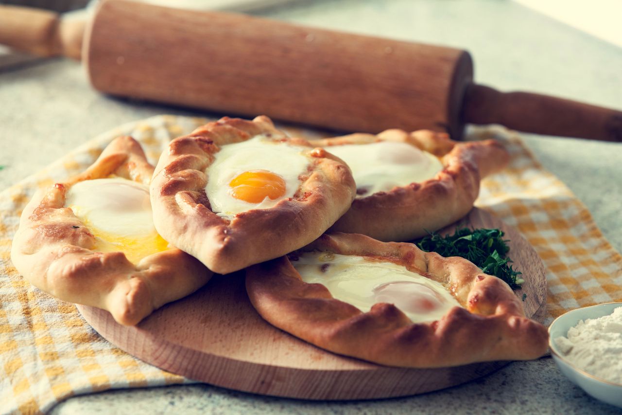 Chaczapuri, czyli gruzińska pizza idealna na lato. Prosty przepis