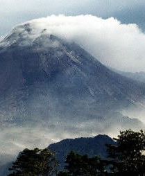 Mieszkańcy okolic wulkanu Merapi odmówili ewakuacji