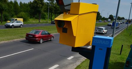 Likwidacja fotoradarów miała się przełożyć na wzrost wypadków. Jak jest naprawdę?