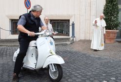 Papież otrzymał Vespę z 1971 r. Przekazał ją polskiemu kardynałowi
