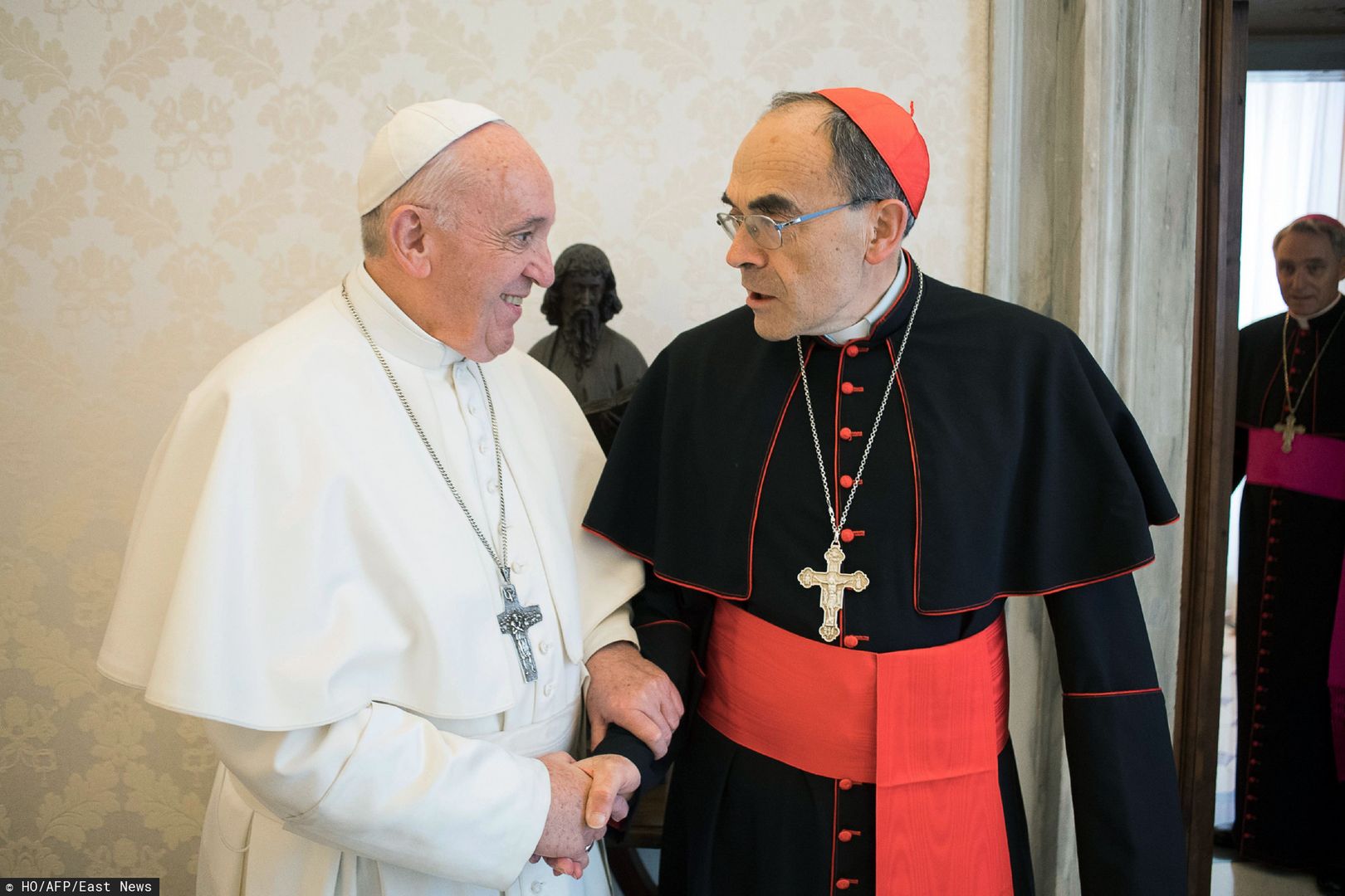 Skandal pedofilski. Papież Franciszek przyjął rezygnację kardynała