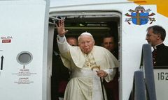Papież wrócił do Watykanu z podróży do Hiszpanii