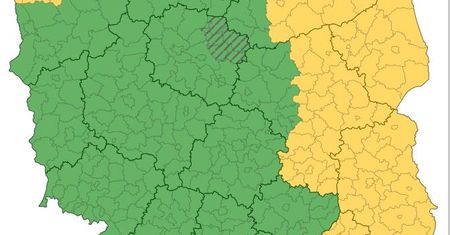 Alert pogodowy. Silny wiatr i intensywne deszcze z burzami nad Polską
