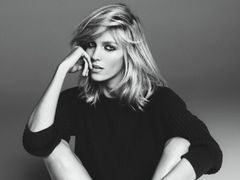 Anja Rubik projektuje i pozuje dla Giuseppe Zanotti