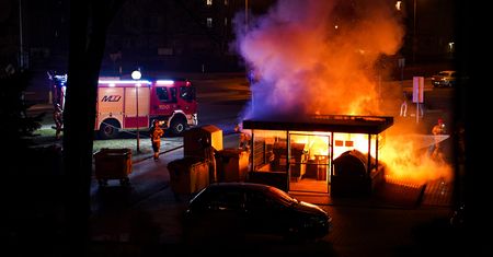 Palił się śmietnik i stare meble