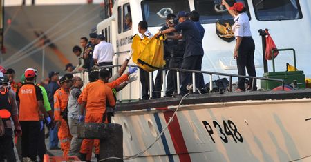 Katastrofa samolotu koło Dżakarty. Wyłowiono ciała