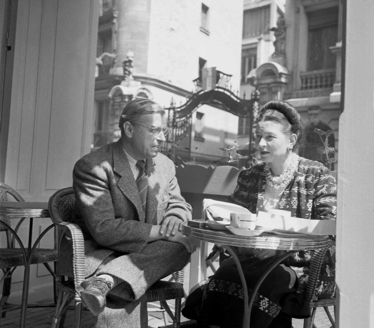 Jean-Paul Sartre i jego towarzyszka życia, pisarka, filozofka i feministka Simone de Beauvoir. 