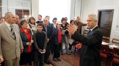 Marszałek Sejmu Marek Jurek przyjmuje jedną z grup