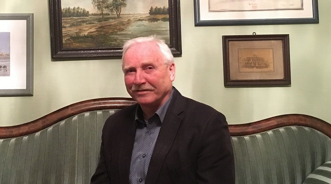 Klaus Wilbers – były burmistrz Esens i policjant. Pamięta Diekena z opowiadań starszych kolegów. Dziwi go, że po wojnie Dieken mógł dalej pracować jako policjant 