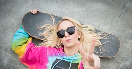 Wygodne bluzy w promocyjnych cenach. Luźny styl na co dzień