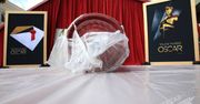 Oscarowe "gift bagi". Co uczestnicy wielkiej gali znajdą w środku? [WIDEO]