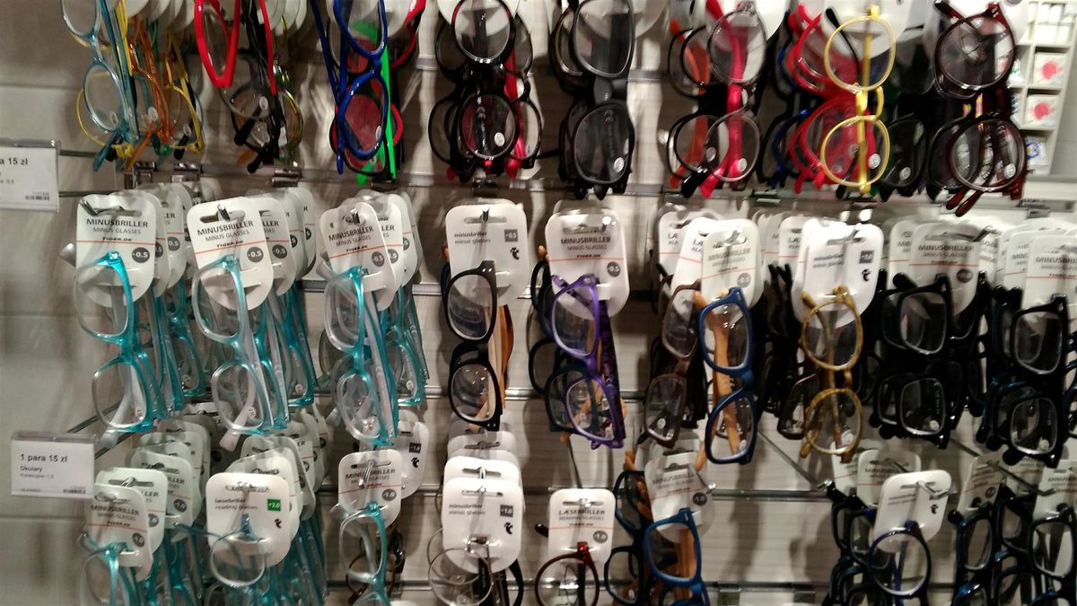 Producent Ray Banów stracił 162 miliony funtów.