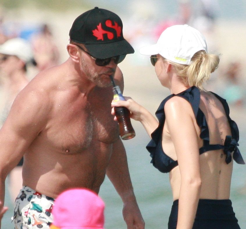Cezary Pazura i Edyta Pazura na plaży w Juracie