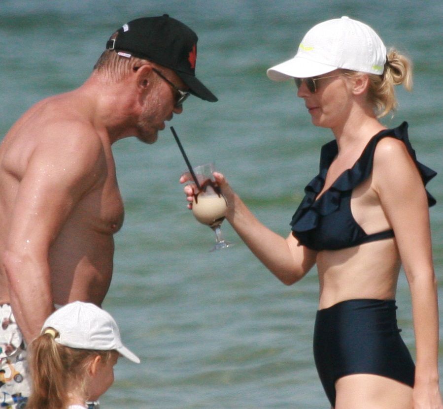 Cezary Pazura i Edyta Pazura na plaży w Juracie
