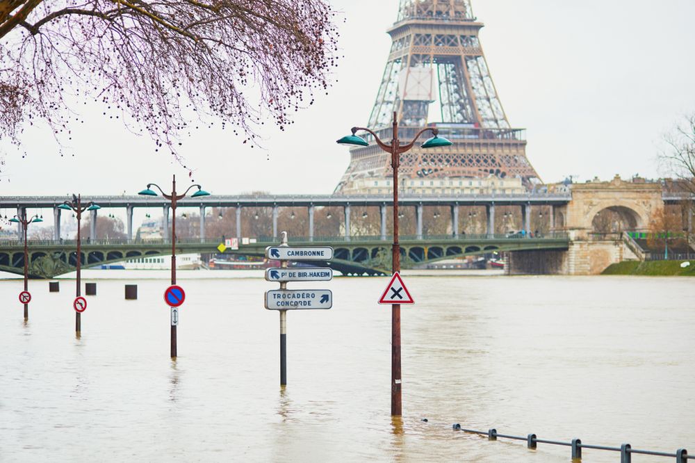 Paryż o krok od największej powodzi od 30 lat. Sytuacja staje się coraz bardziej dramatyczna