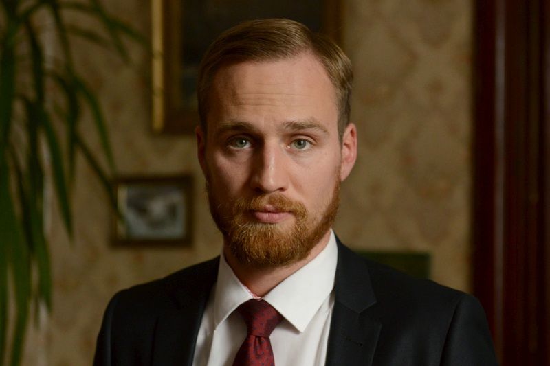 "Komisarz Alex": Mateusz Janicki, czyli serialowy Bartek Stępniak na tropie gwałciciela