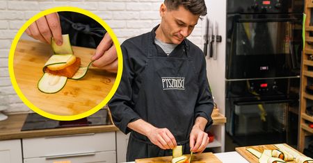 Grillowany łosoś w cukinii. W takim wydaniu smakuje najlepiej