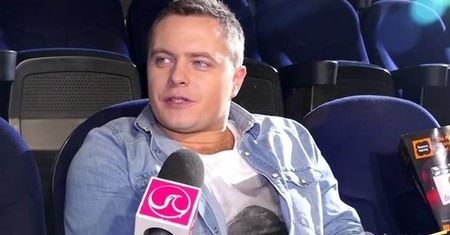 Tomasz Schuchardt został dziennikarzem muzycznym. Ma własny program w radiu