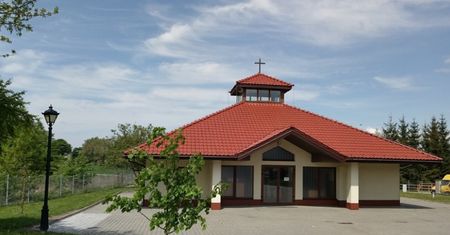 Skarżą się na "haracz cmentarny". Wierni spod Łodzi napisali list do arcybiskupa