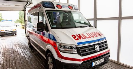 Wrocław. Pacjenci w karetkach czekali po 8 godzin na przyjęcie do szpitala