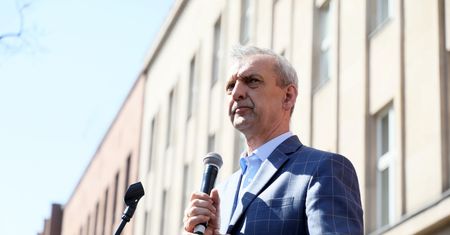 Strajk nauczycieli zawieszony. Sławomir Broniarz ogłosił decyzję