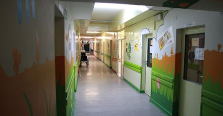 Ostrów Wielkopolski. Zmarł 2,5-letni chłopiec, który topił się w studni