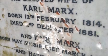 Zniszczono zabytkowy grób Karola Marksa w Londynie