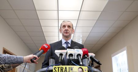 "Money. To się liczy". Nauczyciele gotowi na strajk. Gościem prezes ZNP