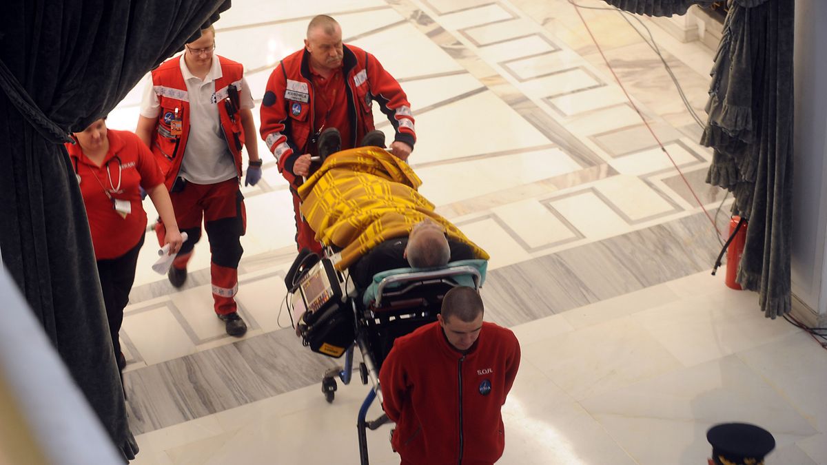 Zespół medyczny ma pełnić dyżur w Sejmie i Domu Poselskim.