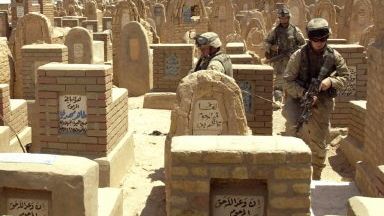 Amerykanie patrolują cmentarz w Nadżafie