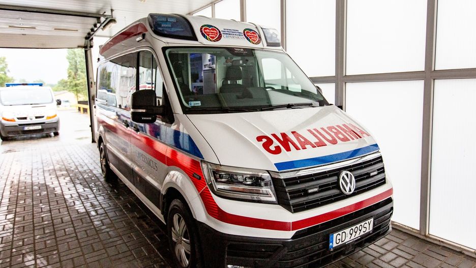 Na barkach ratowników medycznych ciąży bardzo duża odpowiedzialność. 