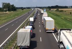 Piękne zachowanie kierowców na autostradzie. Utworzyli potrzebny korytarz życia