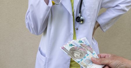 Lekarze nie oczekują od pacjentów łapówek. Badanie dla WP