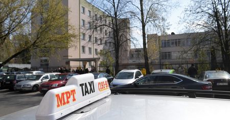 Strajk taksówkarzy. Negocjatorzy spotkali się w centrum Dialog