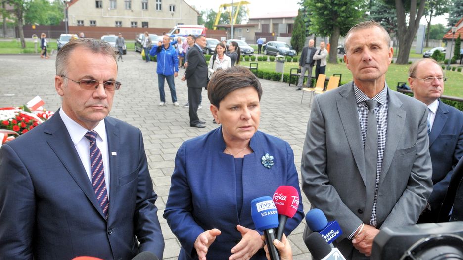 Na zdjęciu po prawej Zbigniew Starzec, starosta oświęcimski