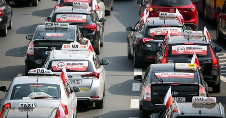 Protest taksówkarzy. Były mandaty m.in. za picie alkoholu, będą też wnioski do sądu