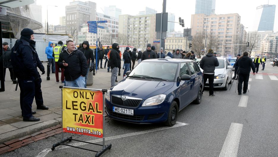 Protest taksówkarzy. Uber dogaduje się z Ministerstwem Cyfryzacji