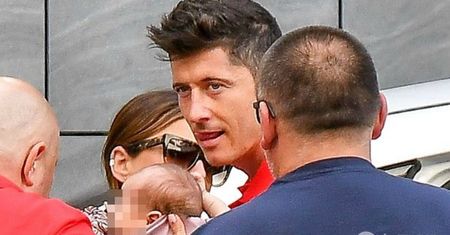 Lewandowscy szykują się do chrztu Klary! Znamy szczegóły uroczystości! [ZDJĘCIA]