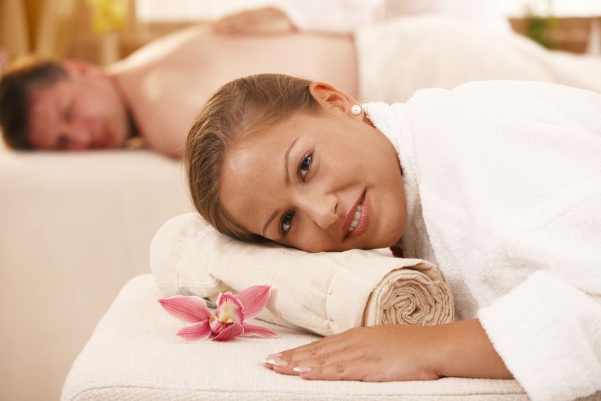 Mężczyzna i kobieta w SPA 