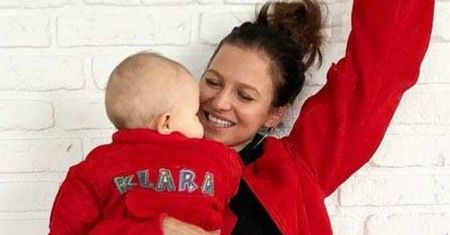 Klara Lewandowska rośnie jak na drożdżach! Kolejne urocze zdjęcie małej modnisi podbija Internet! "Jaka cudowna!"