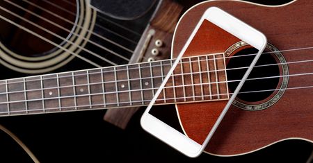 Nauka gry na gitarze - aplikacje, które w tym pomogą