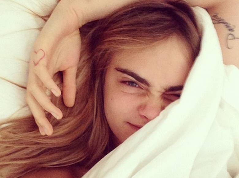 Cara Delevingne ma nowy tatuaż. Dlaczego o tym piszemy? Bo takie spotyka się baaaardzo rzadko