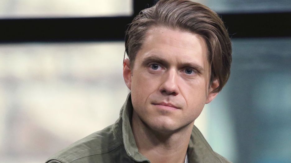 Aaron Tveit zamknął się w domu 12 marca