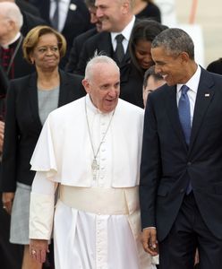 Rodzina Baracka Obamy wita Papieża Franciszka w USA!